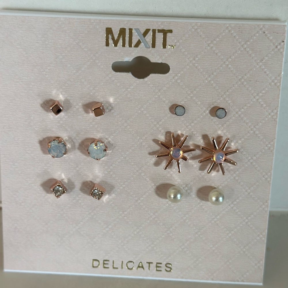 Mix‎ It Set of 6 Earrings NWT